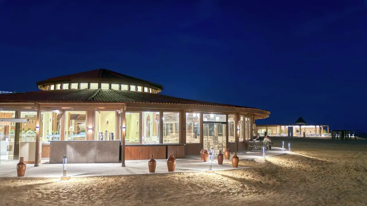 الفندق ترو بيتش ريزورت - مرسى علم